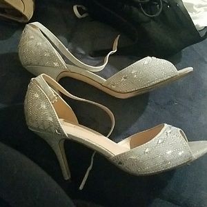 SOLD!!! Silver super dressy heels